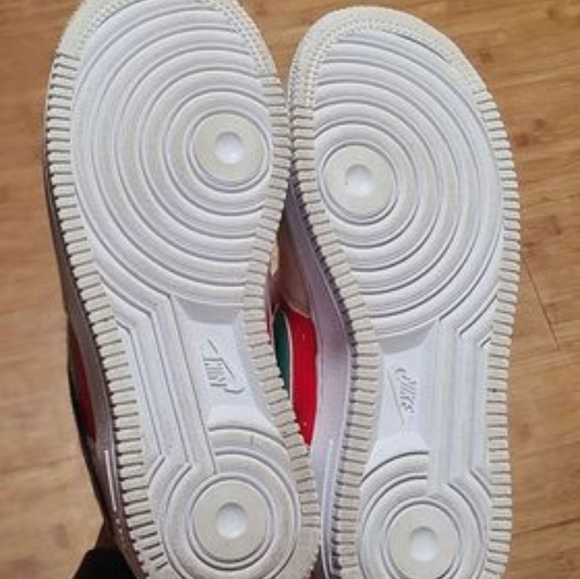 Nike Air Force 1 LV8 'Velcro' Youth 4 (Like new in box) - Picture 6 of 8